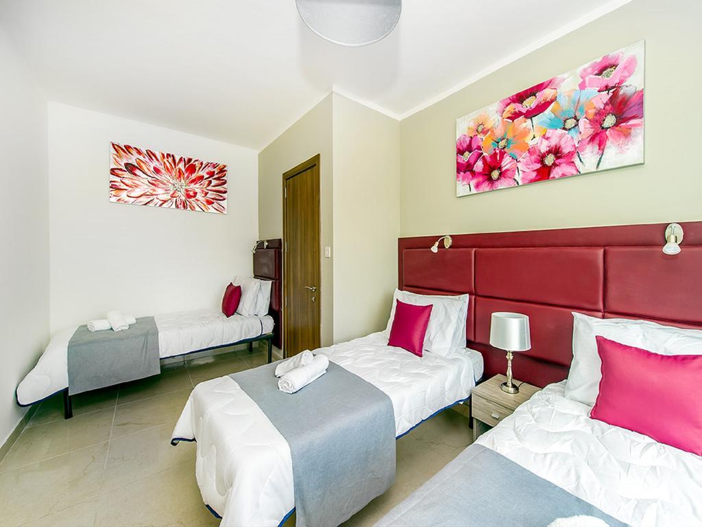 Bayside Apartments Saint Julian's ภายนอก รูปภาพ